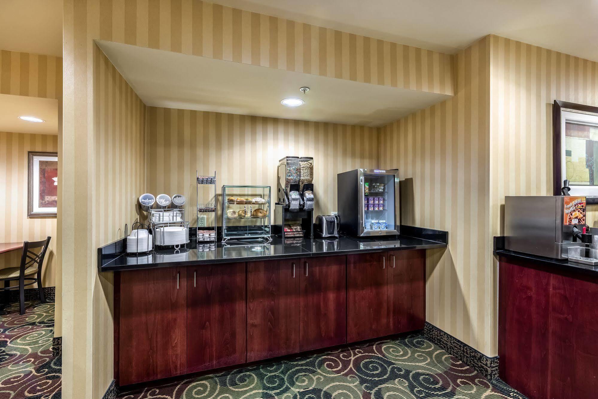 Cobblestone Inn & Suites - Vinton, Ia Exteriör bild